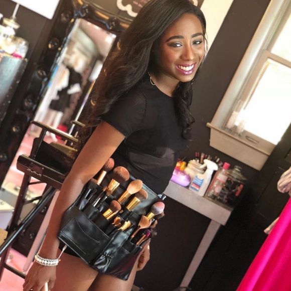 🌟LE🌟MAC x Cinderella Collection Lipglass in Glass Slipper - Picture 7 of 14